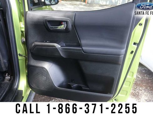 Used 2022 Toyota Tacoma TRD Pro AWD/4WD image 23