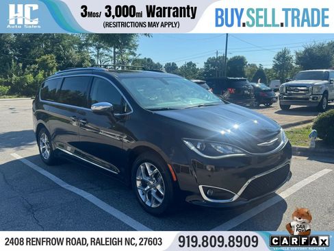 Used 2017 Chrysler Pacifica Limited FWD image 7