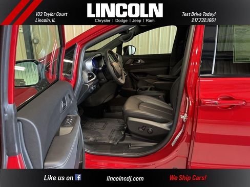 New 2026 Chrysler Pacifica Select image 12