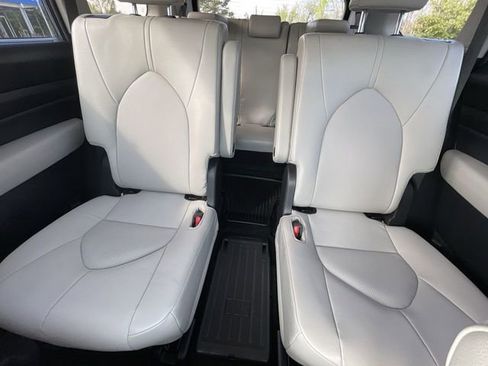 Used 2025 Toyota Grand Highlander AWD Hybrid image 14