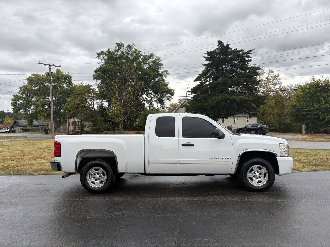 Used 2007 Chevrolet Silverado 1500 LT w/ Safety Package RWD image 4