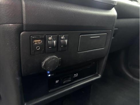 Used 2017 Toyota Sienna SE Premium image 16