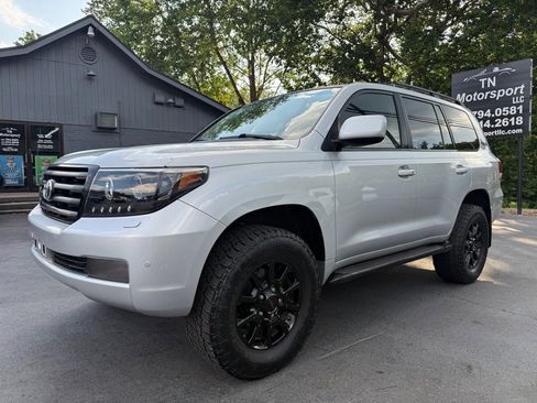 Used 2009 Toyota Land Cruiser image 30