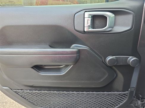 Used 2024 Jeep Wrangler Sport image 12