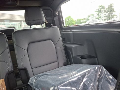 New 2025 Ford Bronco Badlands image 14