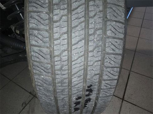 Used 2025 Ford Expedition Platinum image 27