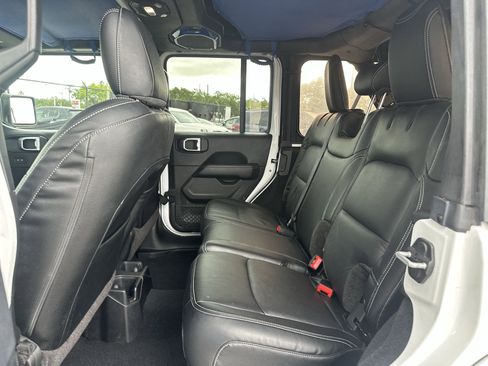 Used 2018 Jeep Wrangler Unlimited Sahara image 22