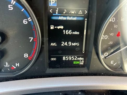 Used 2017 Toyota RAV4 XLE AWD/4WD image 13