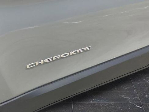 Used 2019 Jeep Cherokee Limited w/ Technology Group AWD/4WD image 44