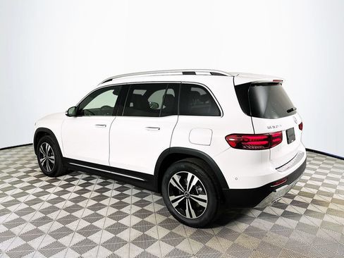 Used 2026 Mercedes-Benz GLB 250 4MATIC image 5