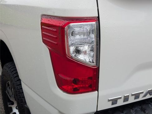 Used 2024 Nissan Titan SV w/ SV Convenience Package AWD/4WD image 23