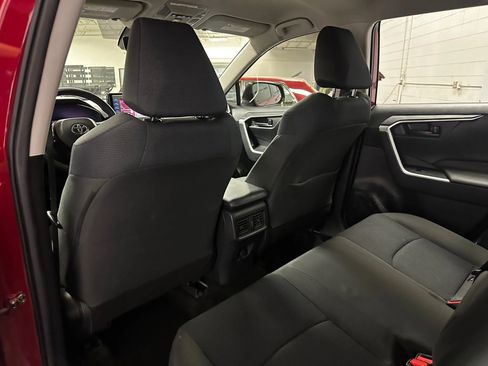 Used 2022 Toyota RAV4 LE image 13
