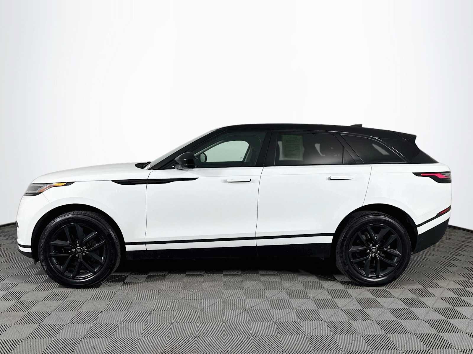 Used 2024 Land Rover Range Rover Velar S AWD/4WD image 8