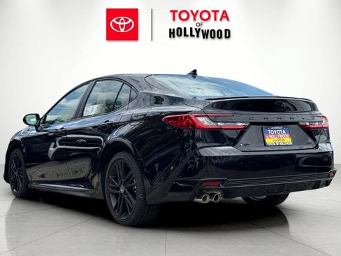 New 2026 Toyota Camry Hybrid FWD image 6