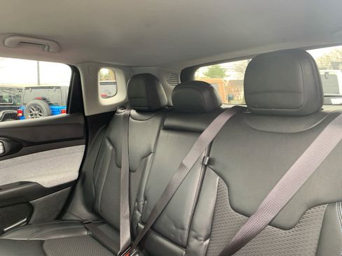 Used 2022 Jeep Compass Latitude w/ Convenience Group image 30