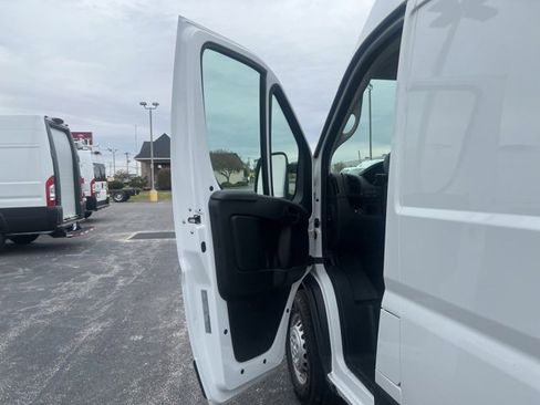 Used 2025 RAM ProMaster 2500 w/ Safety Group image 17