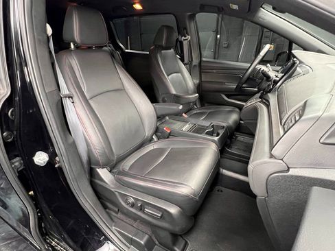 Used 2024 Honda Odyssey Sport image 4