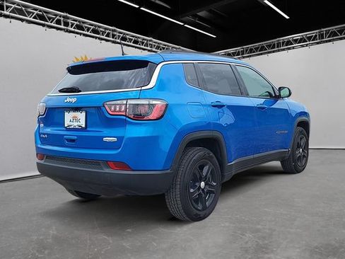 Used 2023 Jeep Compass Latitude AWD/4WD image 5