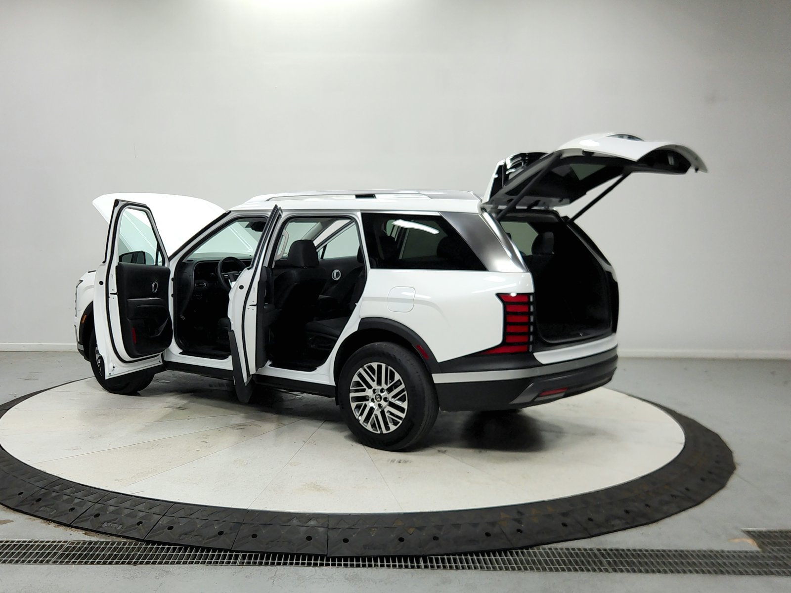 Used 2026 Hyundai Palisade SEL FWD image 14