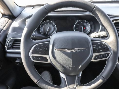 New 2026 Chrysler Pacifica Select FWD image 27