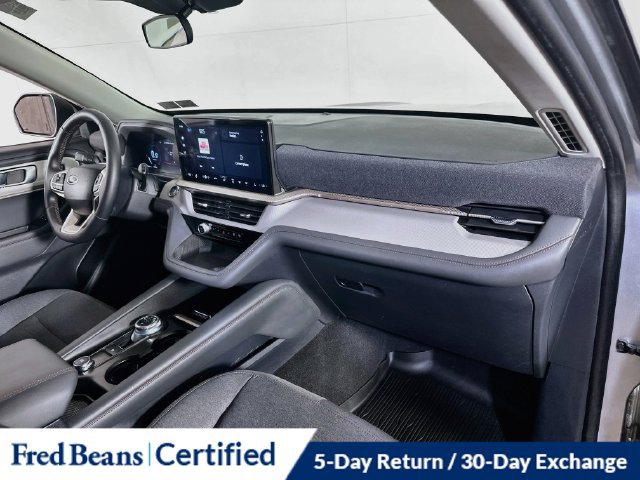 Used 2025 Ford Explorer Active AWD/4WD image 13