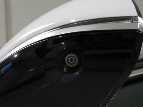 Used 2022 Jeep Grand Wagoneer Series II w/ Convenience Group III image 18