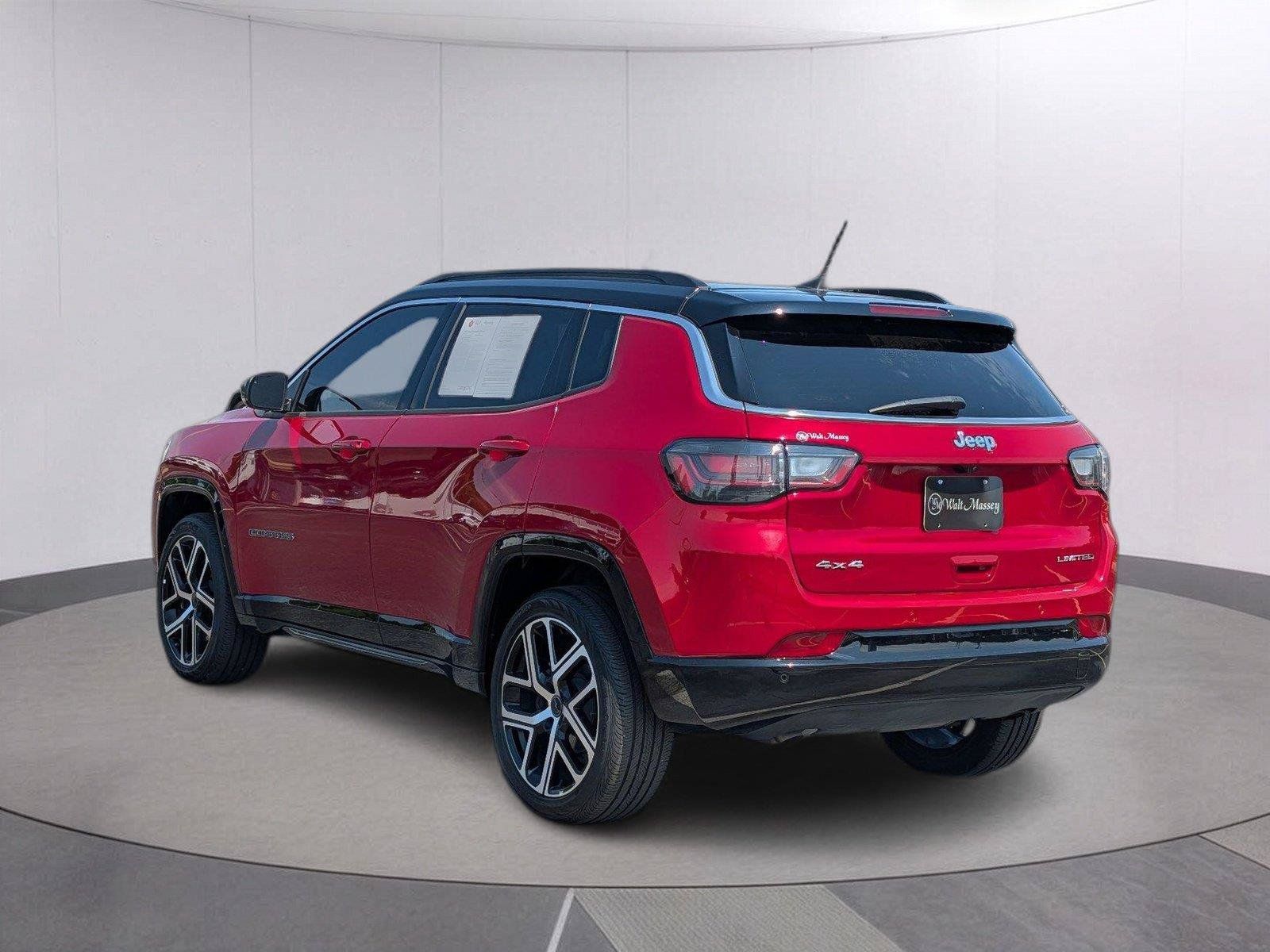 Used 2025 Jeep Compass Limited w/ Elite Group AWD/4WD image 3