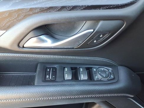 Used 2023 GMC Yukon XL Denali w/ Advanced Technology Package image 30