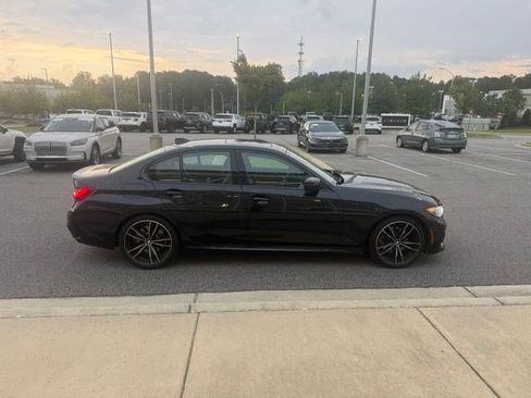 Used 2022 BMW 330i Sedan w/ M Sport Package RWD image 5