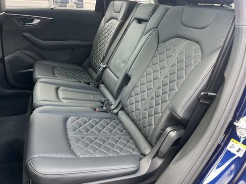 Used 2023 Audi SQ7 Prestige AWD/4WD image 22