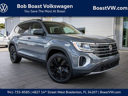 New 2026 Volkswagen Atlas SE FWD image 1