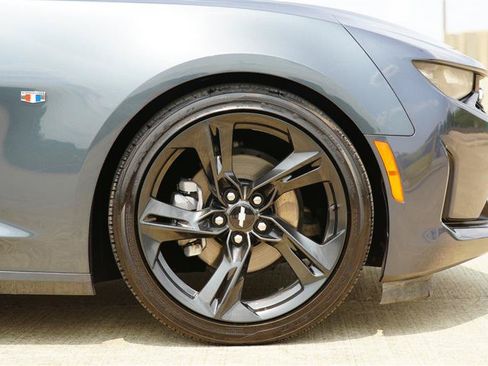Used 2019 Chevrolet Camaro LT RWD image 13