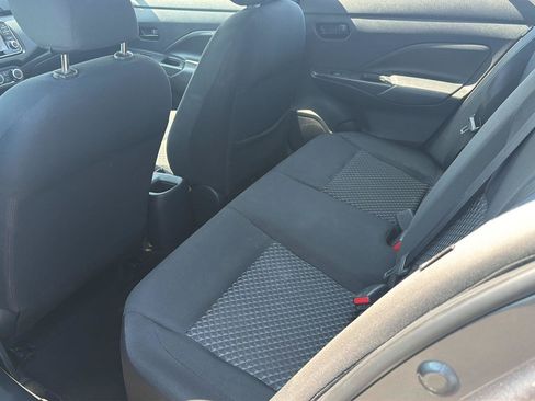Used 2020 Nissan Versa S FWD image 5