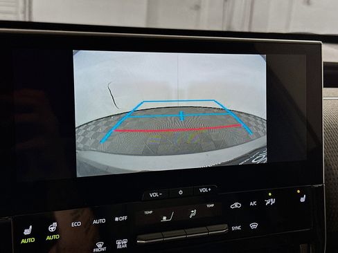 Used 2025 Toyota bZ4X FWD image 23