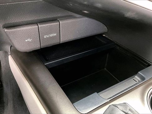 Used 2022 Toyota Camry SE image 32