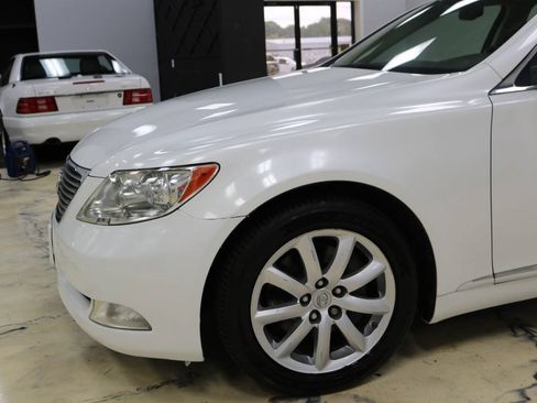Used 2008 Lexus LS 460 L w/ Preferred Accessory Pkg RWD image 11