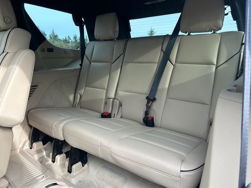 Used 2024 Cadillac Escalade Premium Luxury AWD/4WD image 36
