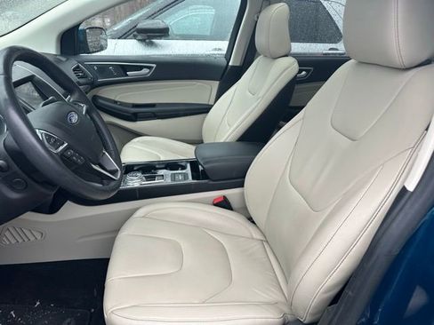 Used 2020 Ford Edge Titanium image 3