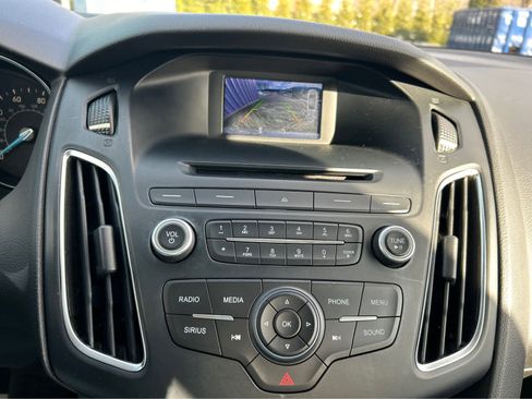 Used 2016 Ford Focus SE w/ Equipment Group 201A image 18