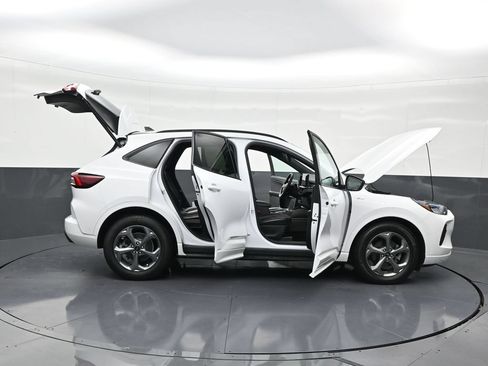 Used 2023 Ford Escape ST-Line w/ Tech Pack #1 FWD image 32