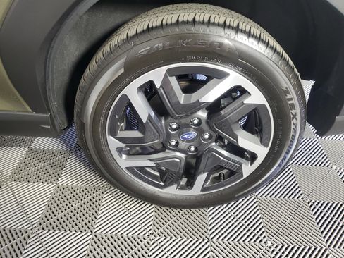 Used 2025 Subaru Forester Premium image 31