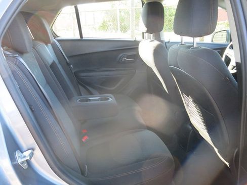 Used 2020 Chevrolet Trax LS image 16