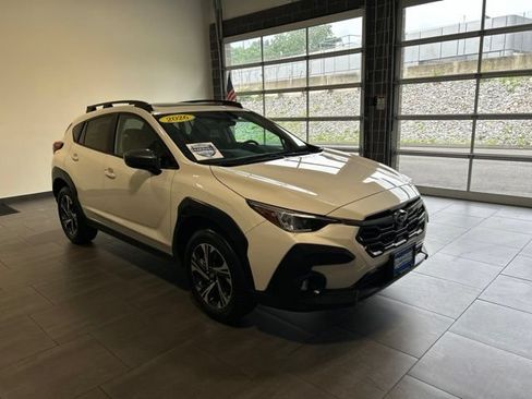 Used 2026 Subaru Crosstrek 2.5i Premium AWD/4WD image 3