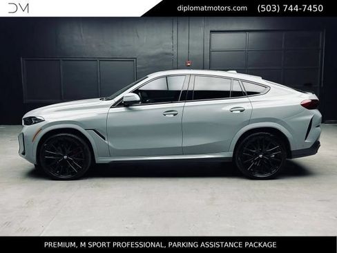 Used 2025 BMW X6 xDrive40i w/ Premium Package AWD/4WD image 4
