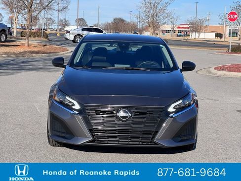 Used 2024 Nissan Altima 2.5 SV image 5