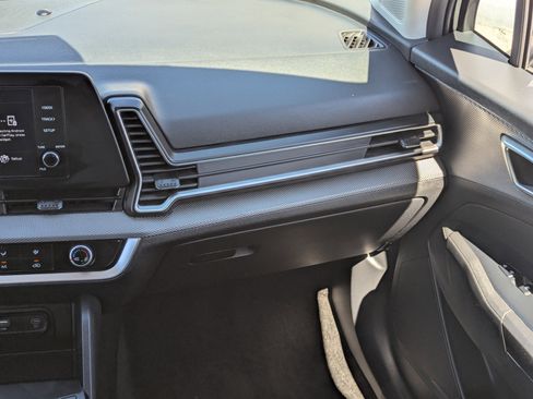 Certified 2024 Kia Sportage LX image 15