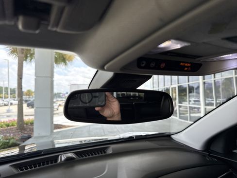 Used 2020 Chevrolet Equinox LT w/ Midnight Edition FWD image 26