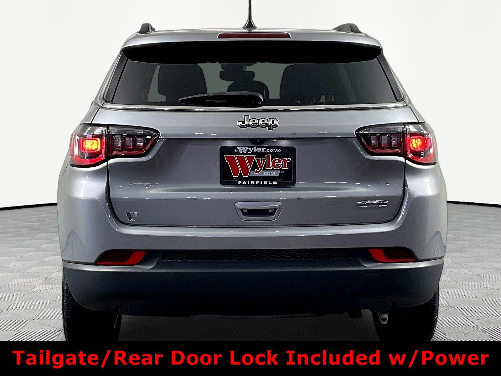 Used 2022 Jeep Compass Latitude FWD image 5