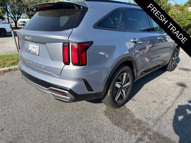 Certified 2022 Kia Sorento S w/ Panoramic Sunroof Package FWD image 2