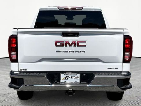 New 2026 GMC Sierra 1500 SLE image 5
